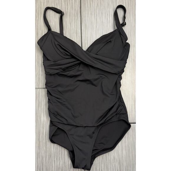 Anne Cole Black Twist-Front Ruched One-Piece Swimsuit Size 8 Classic Adjustable - Picture 1 of 5